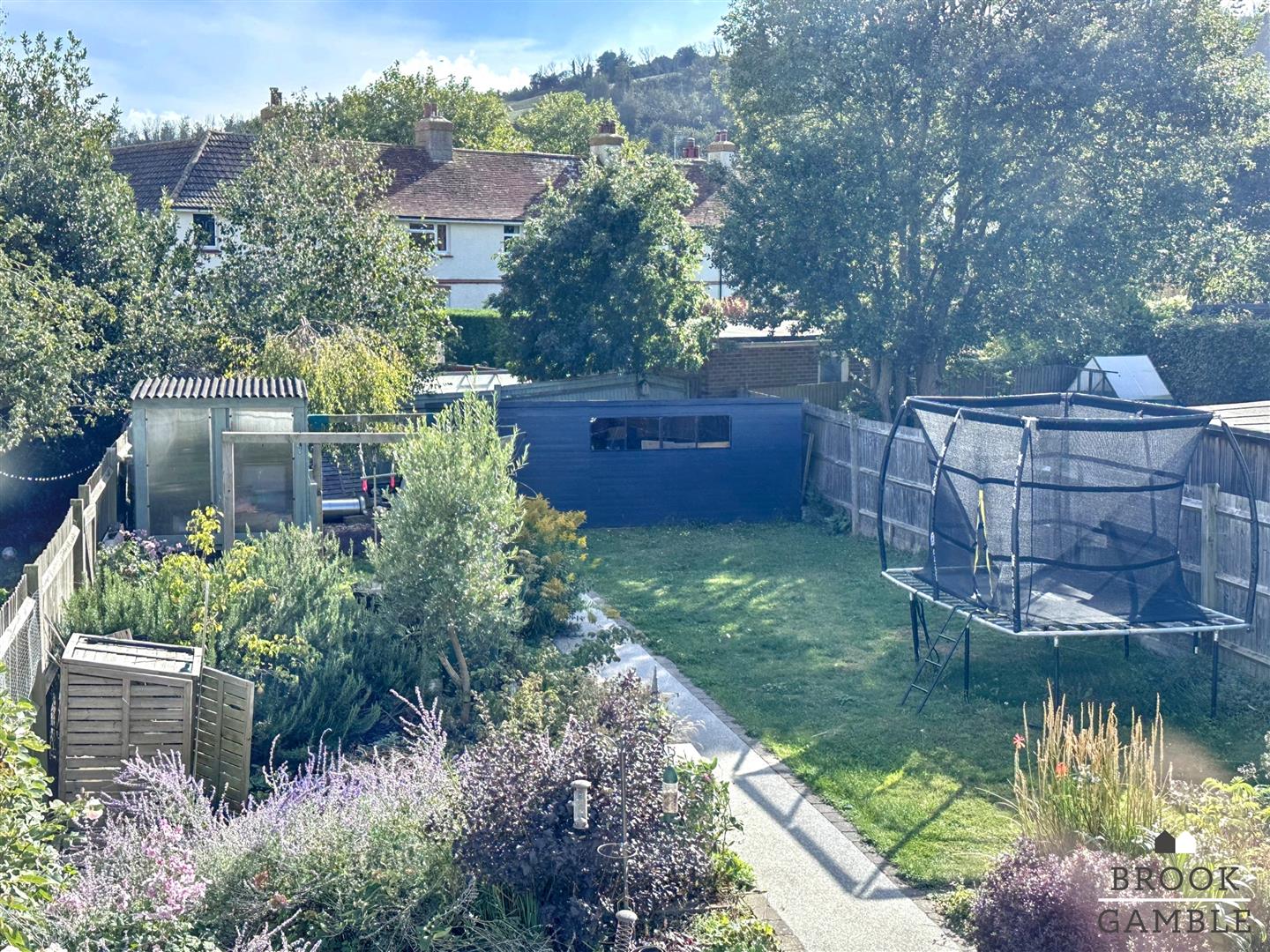 4 Bedroom House - Semi-Detached. North Avenue in Eastbourne,  5